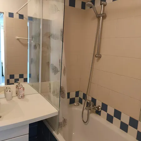 La Defense, Cozy 2 Apartment Courbevoie